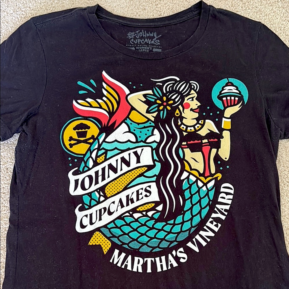 RARE Women’s Johnny Cupcakes Martha’s Vineyard Mermaid Tee T-Shirt Sz Large 2020